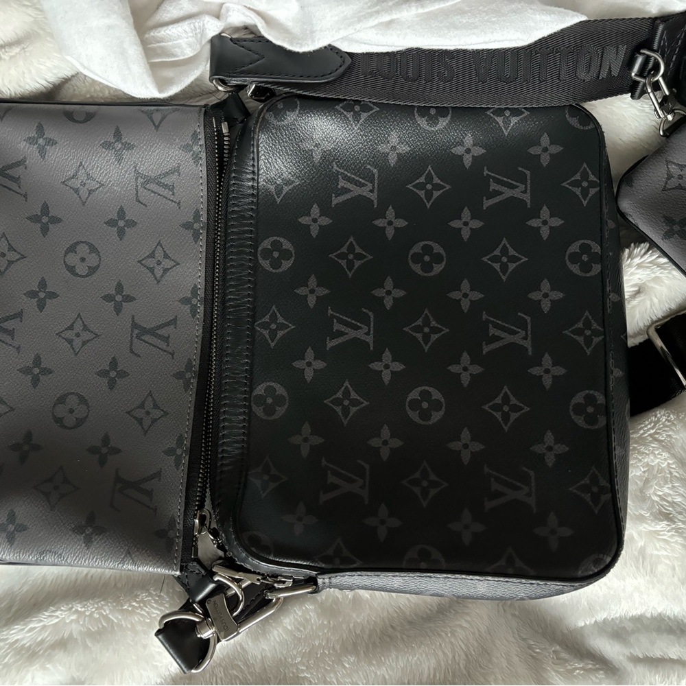 Louie Vuitton Trio Messanger Bag - Picture 2 of 4